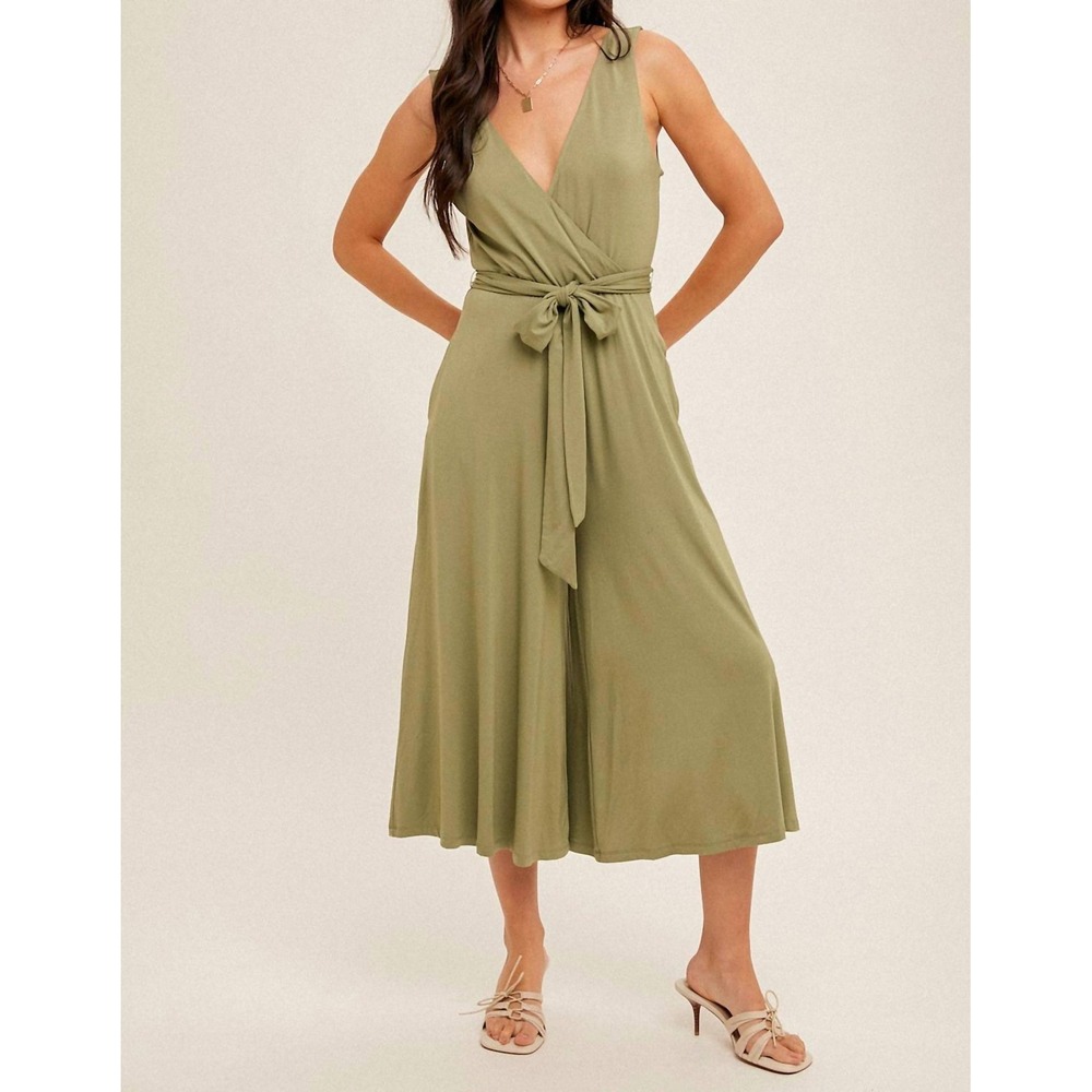 NWT Hem & Thread Jumpsuit Womens Surplice Neck Belted Wide Leg Sage Green Medium